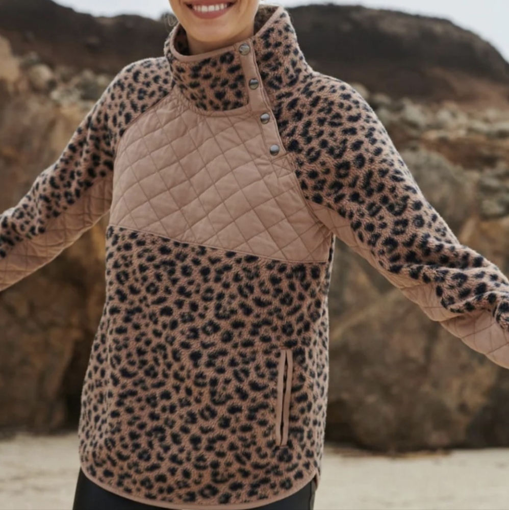 Abercrombie & Fitch Women's Asymmetrical Snap-Up Fleece, LEOPARD PRINT, XS